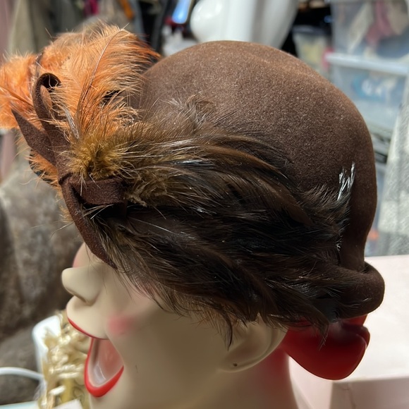 1940s War Time Brown Felt Hat With Feathers - Picture 3 of 8